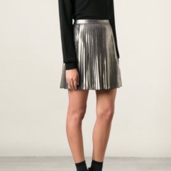 NWT  Tory Burch Mini Metallic Pleated Skirt - $450  Size: 8 - Picture 4 of 10